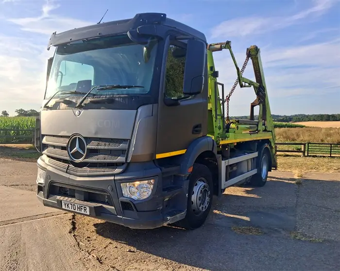 Search Mercedes-Benz trucks